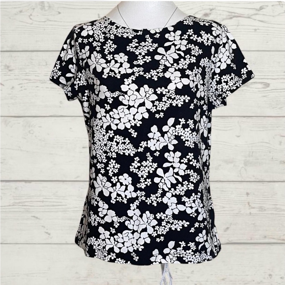 Jones New York Black Floral Short Sleeve Tee